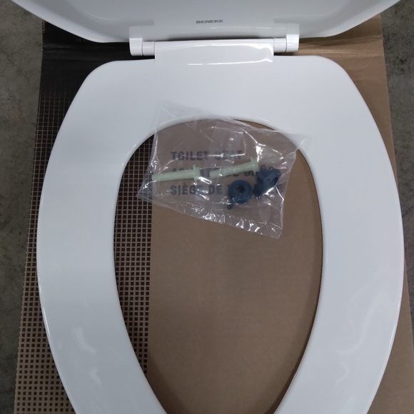 BENEKE BEMIS ELONGATED WHITE TOILET SEAT IN BOX - Picture 6 of 16